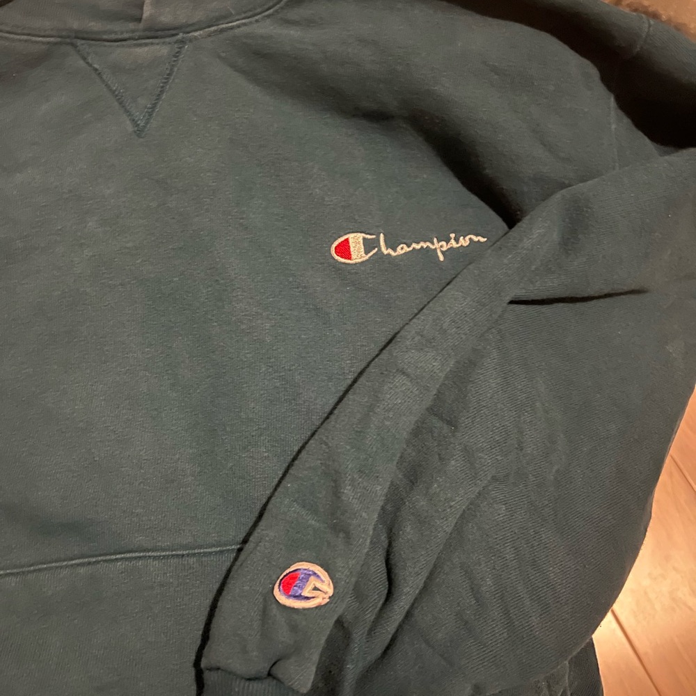 Champion hoodie| Women’s fitted|